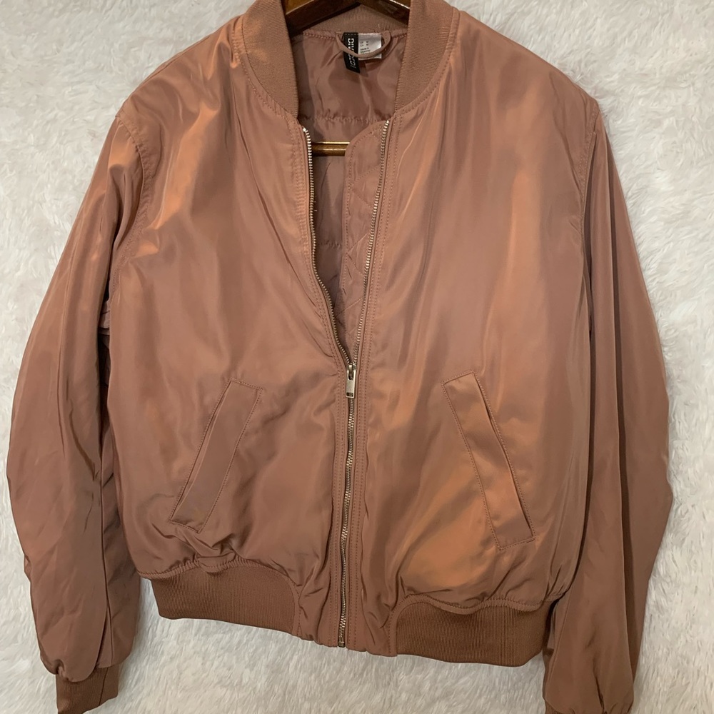 H&M+ Women's Divided Padded Quilted Jacket Light Beige, ￼Medium NWOT